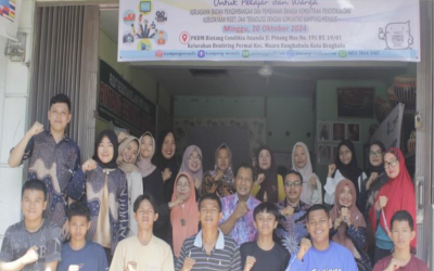 KOMUNITAS KAMPUNG MENULIS Minggu, 20 Oktober 2024 mengadakan Pelatihan Jurnalistik bagi Pelajar dan Warga.